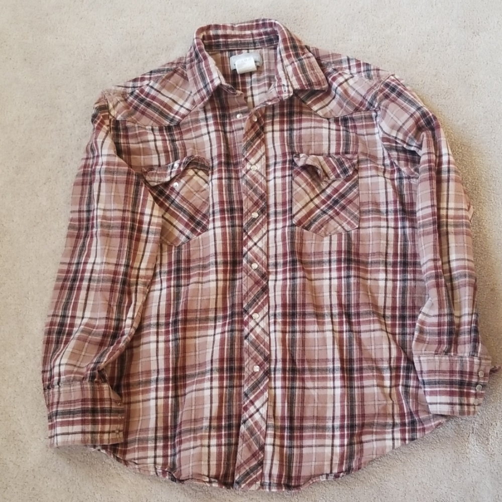 Wrangler button down plaid pearl buttons